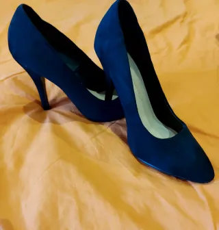 Zapatos de tacón negros para mujer