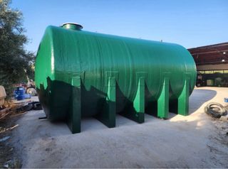 Depósitos profesionales de poliéster reforzado