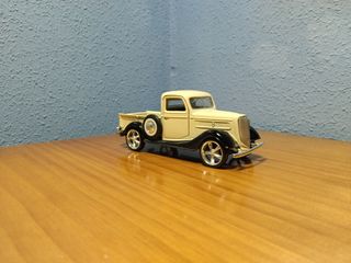 Chevrolet Corvette 1957 - Escala 1/34-39 - Diecast