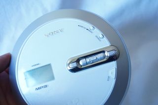 Reproductor CD MP3 Sony Walkman D-NE330