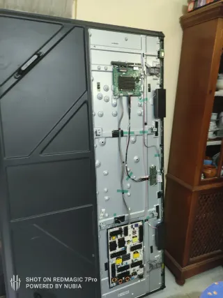 Televisor 85A6BGTUK por piezas.