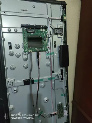 Televisor 85A6BGTUK por piezas.