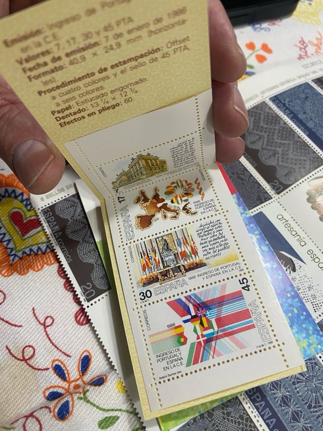 Sellos Conmemorativos España Nuevos. Carnets, hoja
