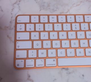 Tastiera Apple AZERTY Francese Arancione con Touch-Id