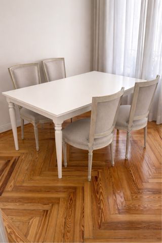 Mesa y 4 Sillas Comedor