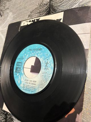 Paul McCartney Ebony and Ivory 7 Singl