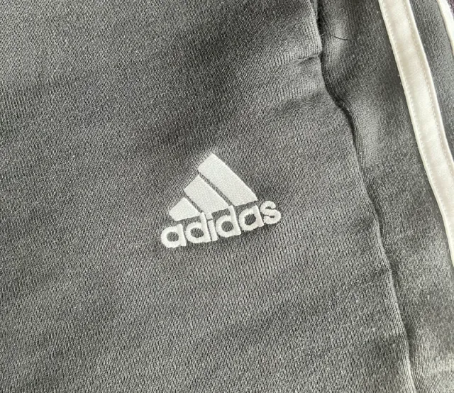 Pantalón corto Adidas - Talla M