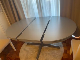 Mesa de comedor ovalada extensible