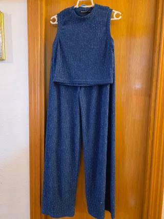 Conjunto blusa y pantalón azul