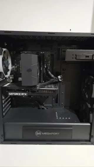 Corsair DDR4 16GB RAM Precio negociable