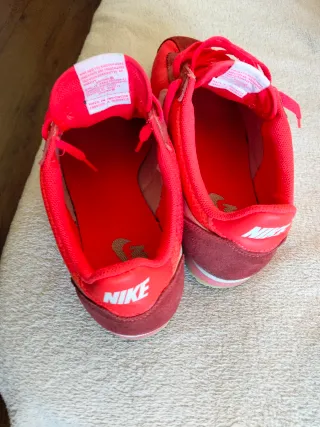 Nike Cortez Talla 42.5 Rojo/Blanco