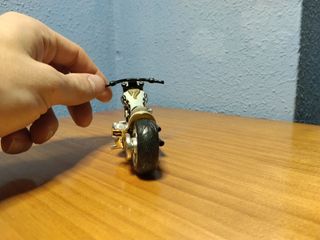 Moto Hot Wheels Yamaha YZF-R1 Escala 1/18