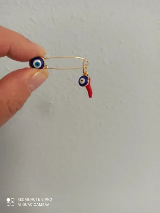 Broche ojo turco y guindilla de la suerte