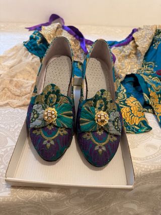 Traje de Fallera impecable y zapatos