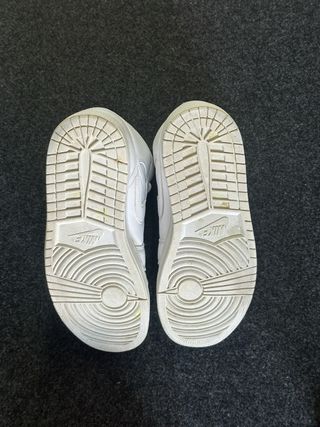 Nike Jordan 1 Mid 43 Triplo Blanco