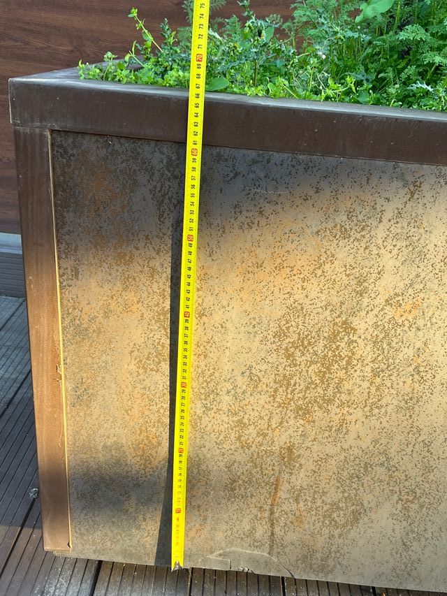 Palmera con maceta de obra Urbatek