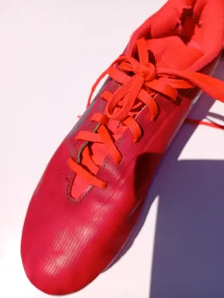 Botas de fútbol Adidas rojas niñ@s