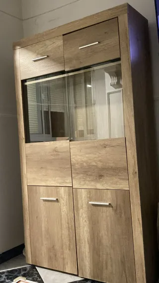 Mueble de salón madera y cristal