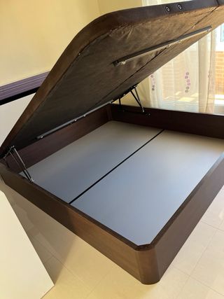 Base de cama marrón