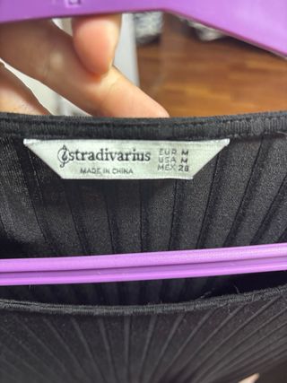 Vestido largo negro acanalado