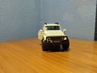 Toyota Land Cruiser FJ40 1/32 Diecast