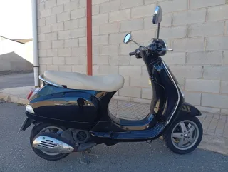 Vespa LX 125 Scooter Automática