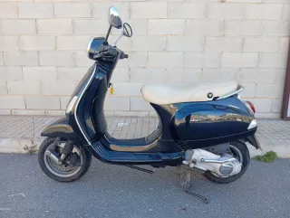Vespa LX 125 Scooter Automática