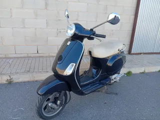 Vespa LX 125 Scooter Automática