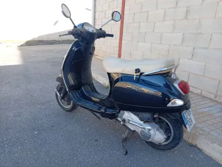 Vespa LX 125 Scooter Automática