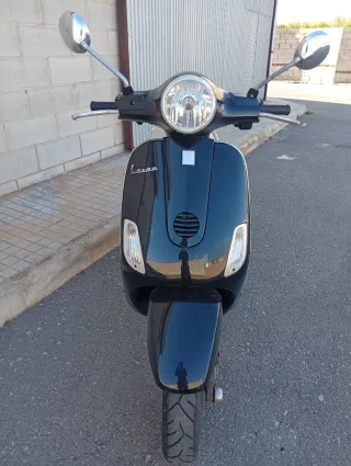 Vespa LX 125 Scooter Automática
