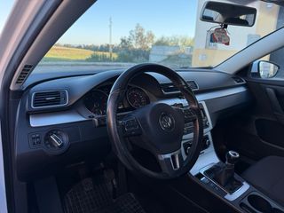 Volkswagen Passat 2011