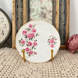 Taza y plato porcelana Royal Minster rosas.