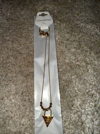 Collar Tiffany & Co. Triángulo Dorado