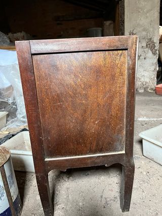 Mesita antigua de madera