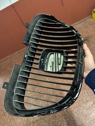 Calandra Seat Leon MK2 Negra