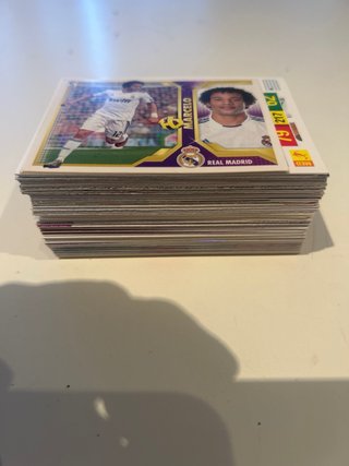 105 cromos DIFERENTES Real Madrid