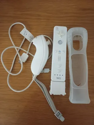 Pack Mando Wii + Nunchuk + Funda Nintendo