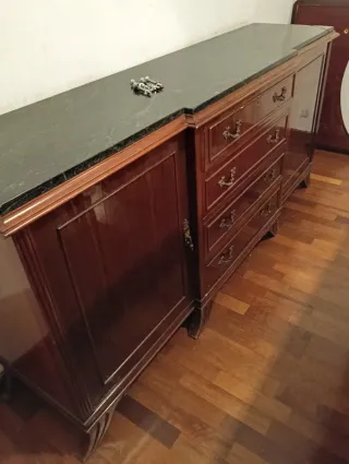 Aparador antiguo madera y mármol