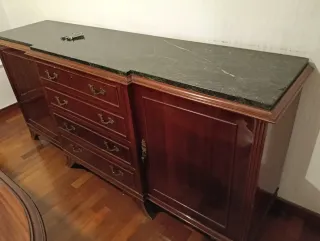 Aparador antiguo madera y mármol