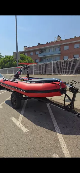 Barca neumática Ozeam con matrícula y suelo alumin