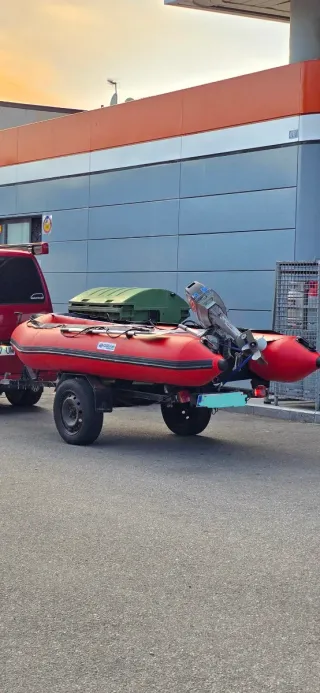 Barca neumática Ozeam con matrícula y suelo alumin