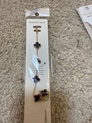 Pulsera trébol esmaltado oro