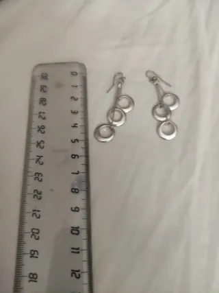 Orecchini pendenti con cerchietti