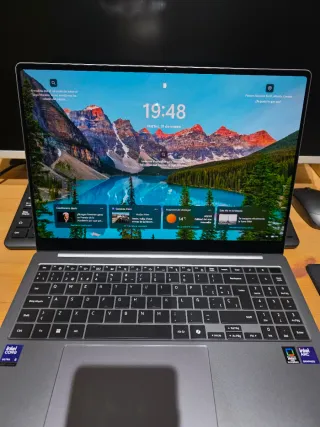 Samsung Galaxy Book5 Pro 16” - Batería 100%