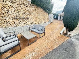 Sofá de terraza y mesa centro