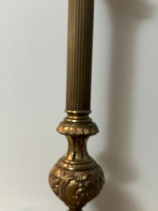 Lámpara de mesa dorada sin tulipa