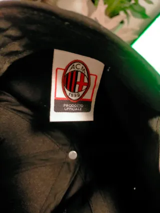 Cappellino AC Milan nero e rosso