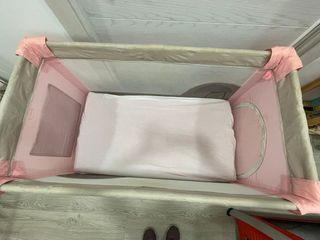 Cuna de Viaje Olmitos 2 en 1 con Elevador