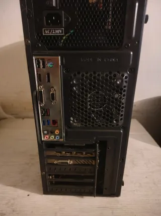 Torre PC Gaming Negra