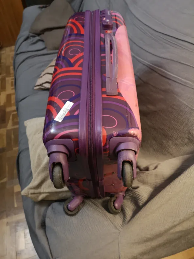 Maleta pequeña con diseño de círculos